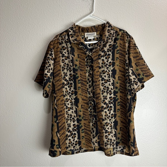 Tops - Donn Kenny Vintage Animal Print Top Button Up Womens